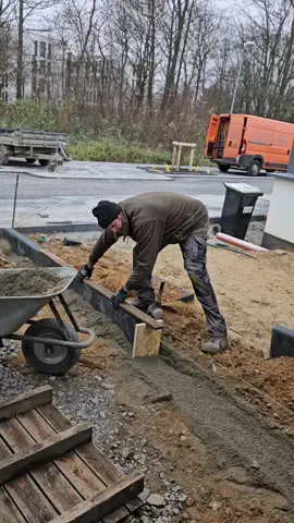 Man muss sich nur zu Helfen wissen!!! #fragchristian #stsgartengestaltung #foryou #viraltiktok #viralvideo #mitliebe #zusammenhalt #tiktok #viral #2025 #gartenbau #galabau #leben #spass #terasse #bländer #f #fyp 