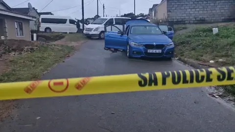 #NDABANEWS: BREAKING - Five suspects are dead after a shootout with KZN police in Chesterville.  They are linked to cash-in-transit heists, including the recent one on the M25 near Duffs Road.