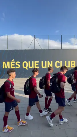From the U.S. Camps to Barcelona! 🌟✈️ After an amazing journey at our camps across the United States, some players get the unique opportunity to travel to Barcelona for an immersive experience—exploring the vibrant city and training at Barça Sports City! 💙❤️⚽