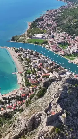 Omiš . 📽 Ivan Coric @ivancoric . . . . #omis #april #most #chorvatsko #bridge #chorvatsko #croatia #spring 