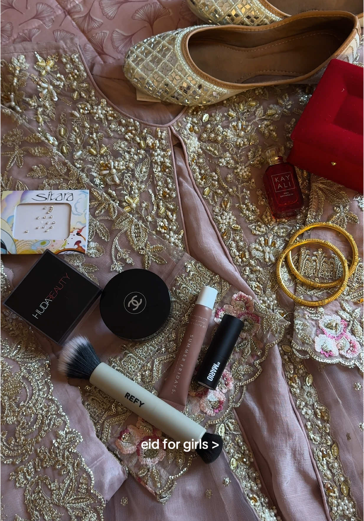 Romanticising my eid outfit 🌙🌸  #eid #eidgirls #eidfit #glam #chandmubarak #girls #desi #aesthetic #desiaesthetic #eidaesthetic #eidoutfit #eidulfitr #grwm #desipinkoutfit #fyp #fypdesi #pakistaniwear #fypgirls