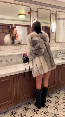 #pelz #pelzparka #pelzfetisch #pelzjacke #pelzkragen #pelzliebe #pelzqueen #pelzkapuze #fur #furfashionblog #furhoodedcoat #furcollarcoat #furparkacoat #furlinedparka #furfetishqueen #furcoatlove #bigfurhood #furfetishlove #furwoman #furparkas #furcoatlover #welovefurs #xxlpelz #pelzträger #pelzfashion #pelzmode #furgirls #furlady #womeninfur #furparka 