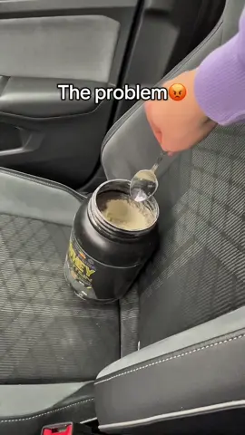 Problem solved✅#gymrat #preworkout #gymcontent #viral #usefulproducts #gymgifts #gymbro #itsverryusefull with this spoon, you'll never mess up your car again and you can make protein shakes quick and easy!