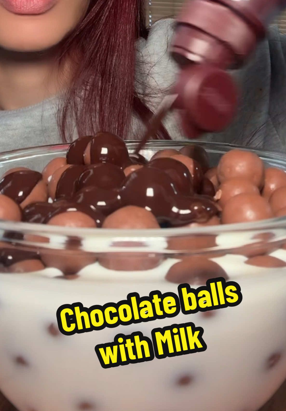 Chocolate balls with milk asmr mukbang! #fypシ #foryou #foryoupage #chocolate #milk #dessert #Foodie #mukbang #asmr #eating #eatingshow #eatingsounds #asmreatingsounds #latynaeats 