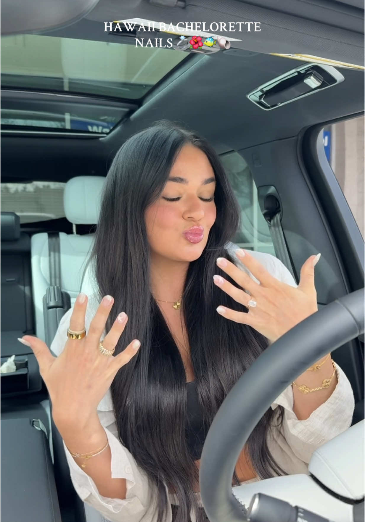 THE LIL STARFISH IM OBSESSED😭🐠🌺💍✨ #nailday #nailinspo #beachnails #beachynails #beachynailsinspo #bachnails #bachelorette #bridalnails #fyp #viral 