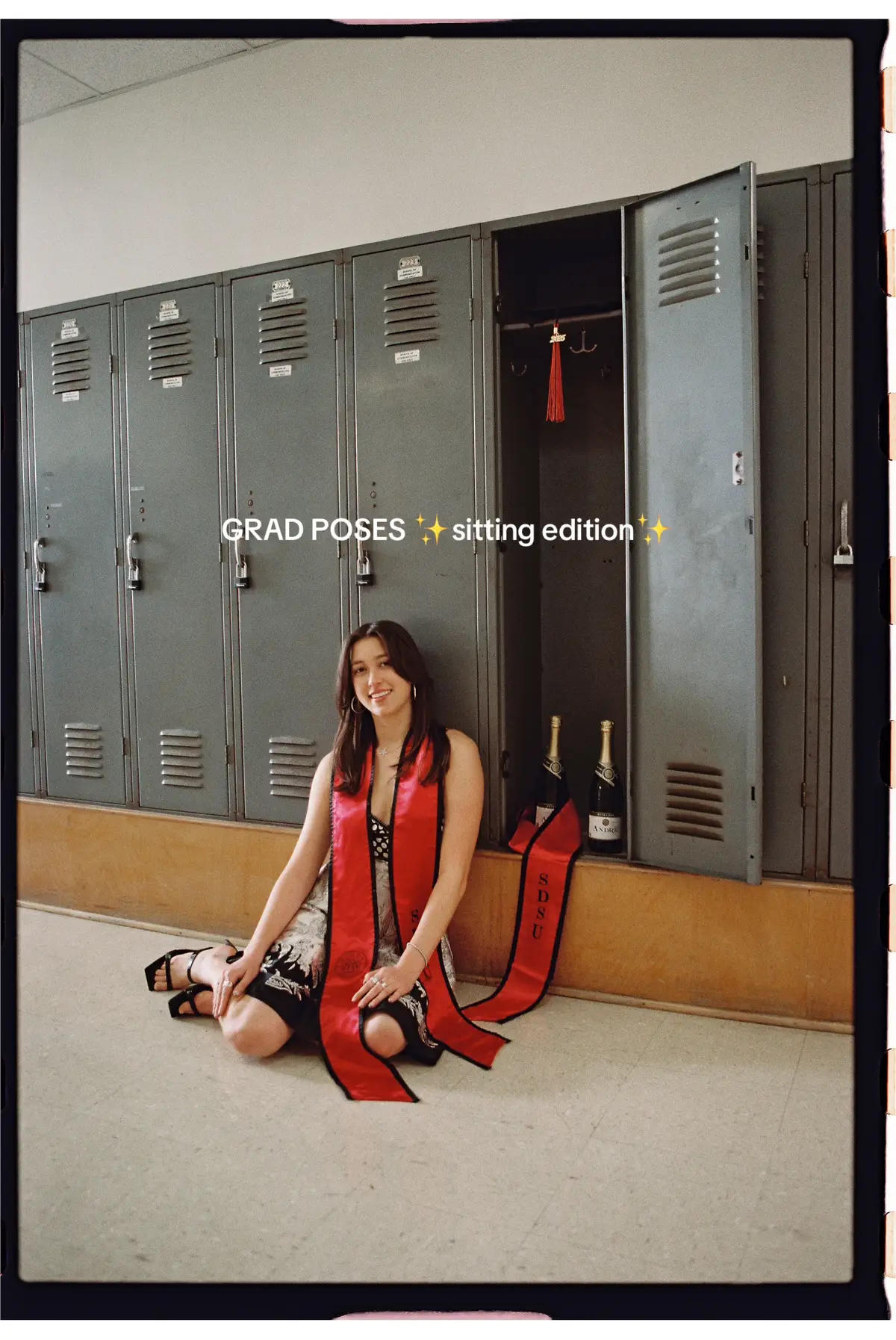 take a seat🍎 save for your grad shoot #collegegrad #graddress #seniorpictures #35mm #gradposes 