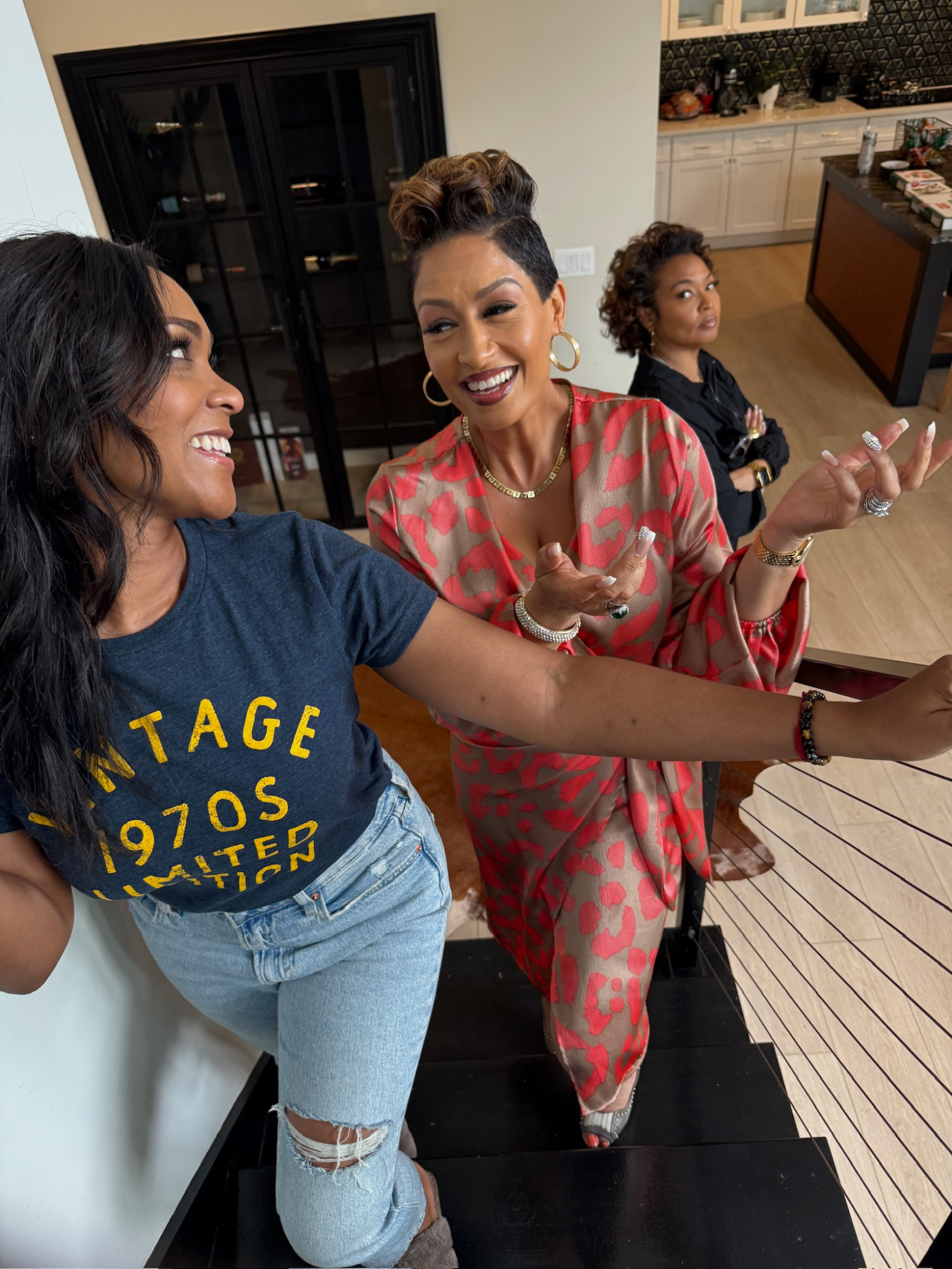 When Patti & Angelina visit Susan and ask if they can use her house. #God #Jesus #Jesusispoppin #Jesusbeenpoppin #kountrywayne #letthatsizzleinyourspirit #helpisontheway #love #PattiGill