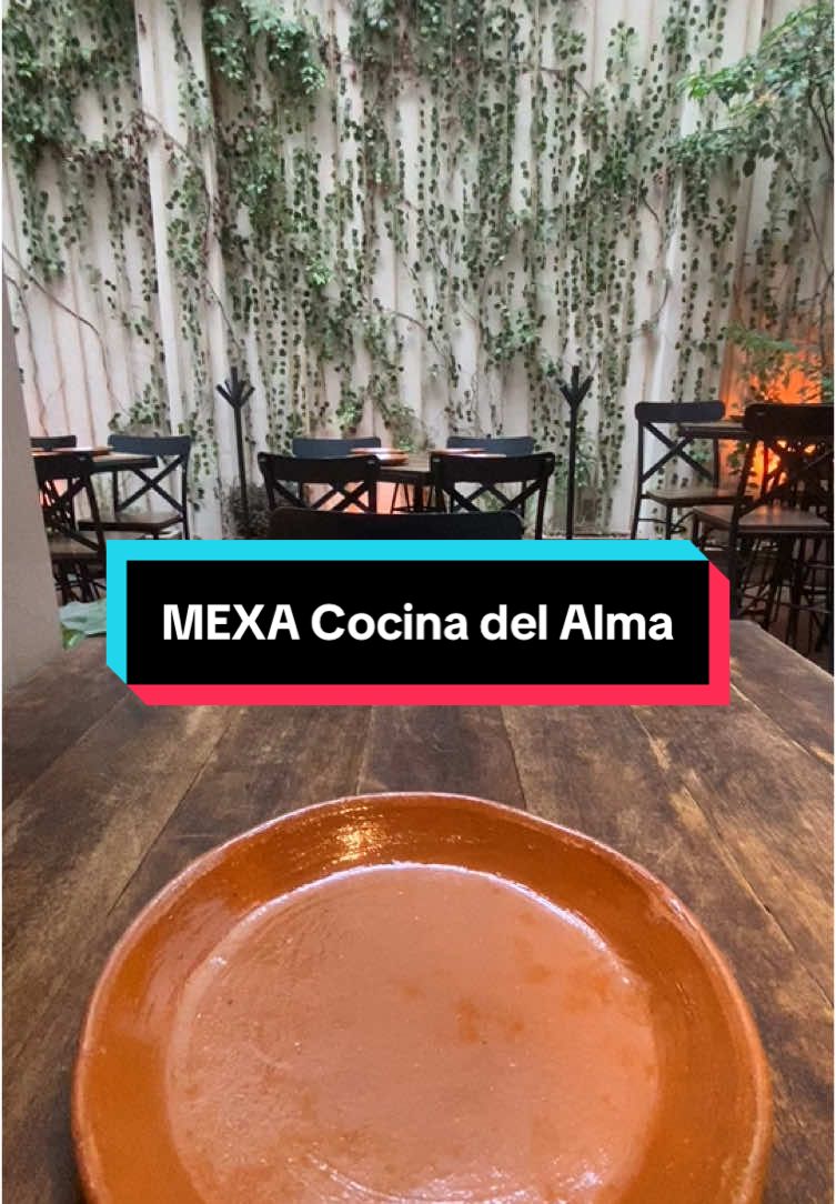 📍Mexa Cocina del Alma Started off really strong with the tuna tostada, but when downhill from there 😭😭😭 I would go back for the tostada #cdmx🇲🇽 #cdmxfood #mexicocity #mexicocityeats #mexicocityfood #solotravel 