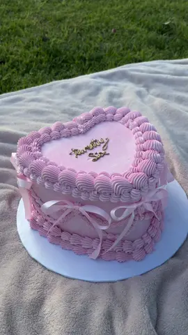 another year of blessings💕💌🍰🎀  this is your sign to have a solo  photoshoot i had so much fun taking my birthday pictures📸🎂💖 #birth #birthdaygirl #26 #aesthetic #cake 