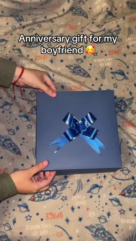 39 packs :) #pokemon #boyfriend #pokemoncards #anniversary #pokemontiktok #fyp #foryou #xyzbca 