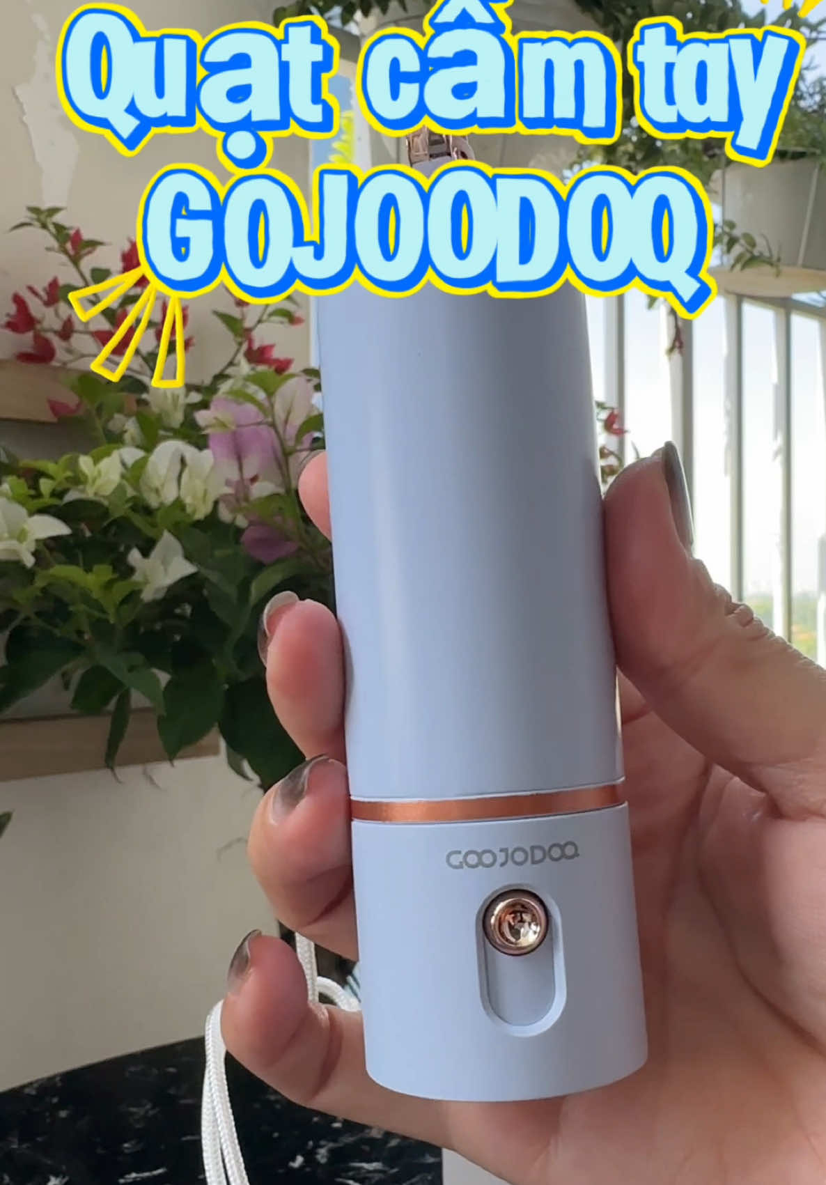 Quạt cầm tay nhỏ gọn với 3 cấp độ gió, quá ok luôn nha #quat #gojoodoq #quattichdien #chuyennhasurot 