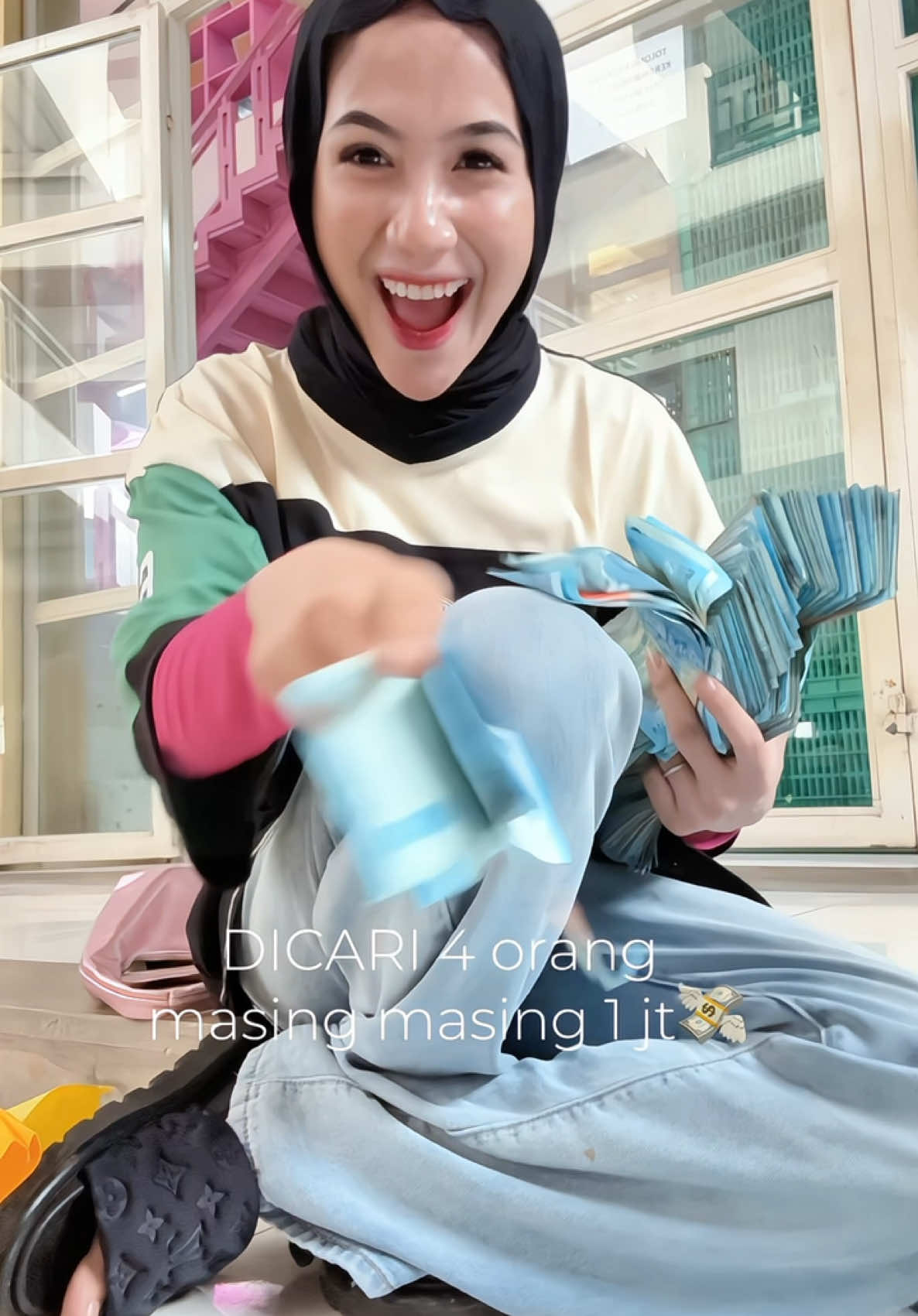 Membalas @awwm ini udah aku ingetin ya!! hahaha nanti malem jangan lupa kita warrrr @Camille Beauty ‼️😋🩷