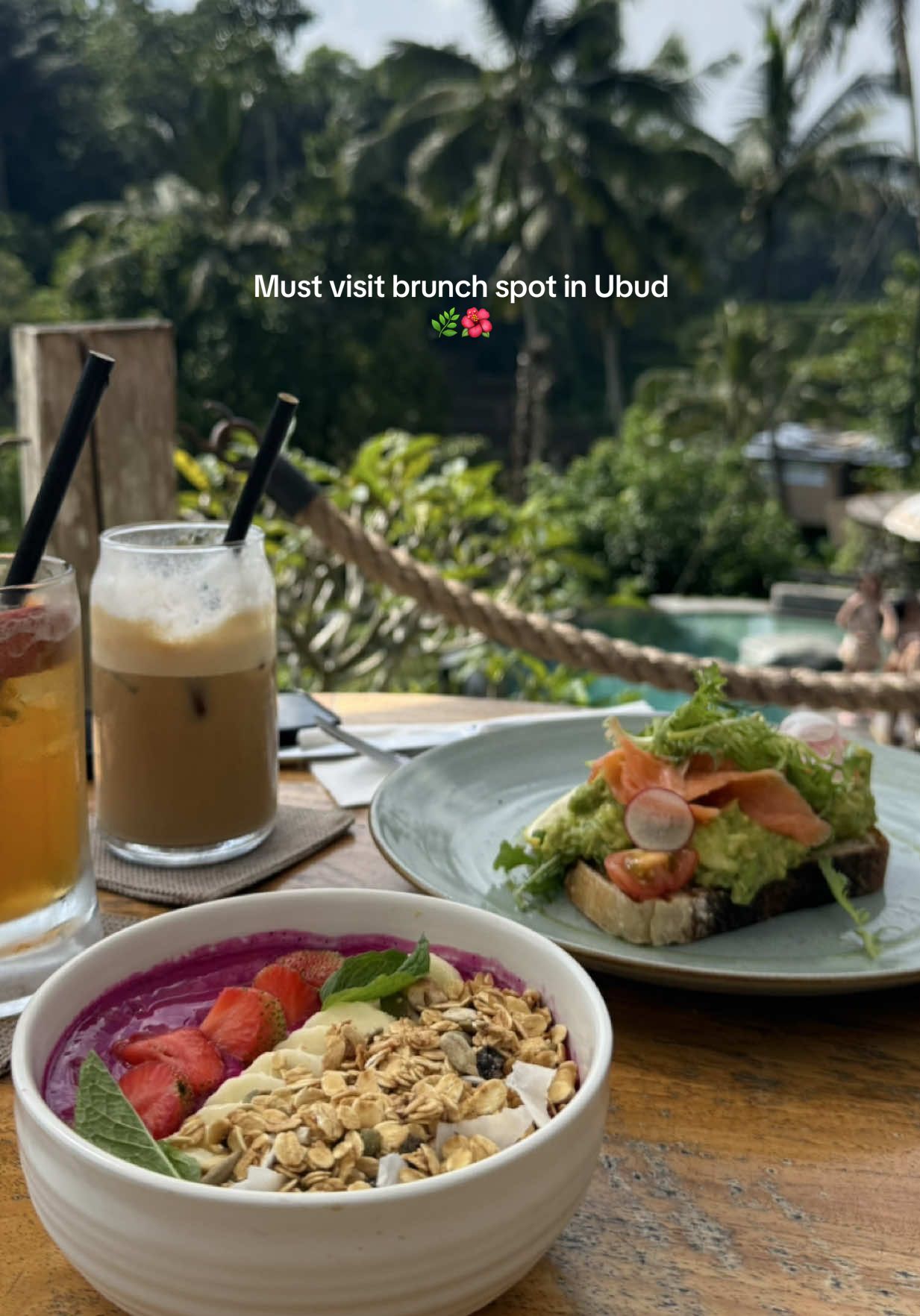 📍Tis Cafe, Ubud has te prettiest view! 🌿And such good food @tiscafeubud  #ubud #bali #balitravel #balirecommendation #ubudbali #ubudcafe #ubudfood #ricefieldsubud #ricefields #baliguide #tiscafe #baliindonesia 