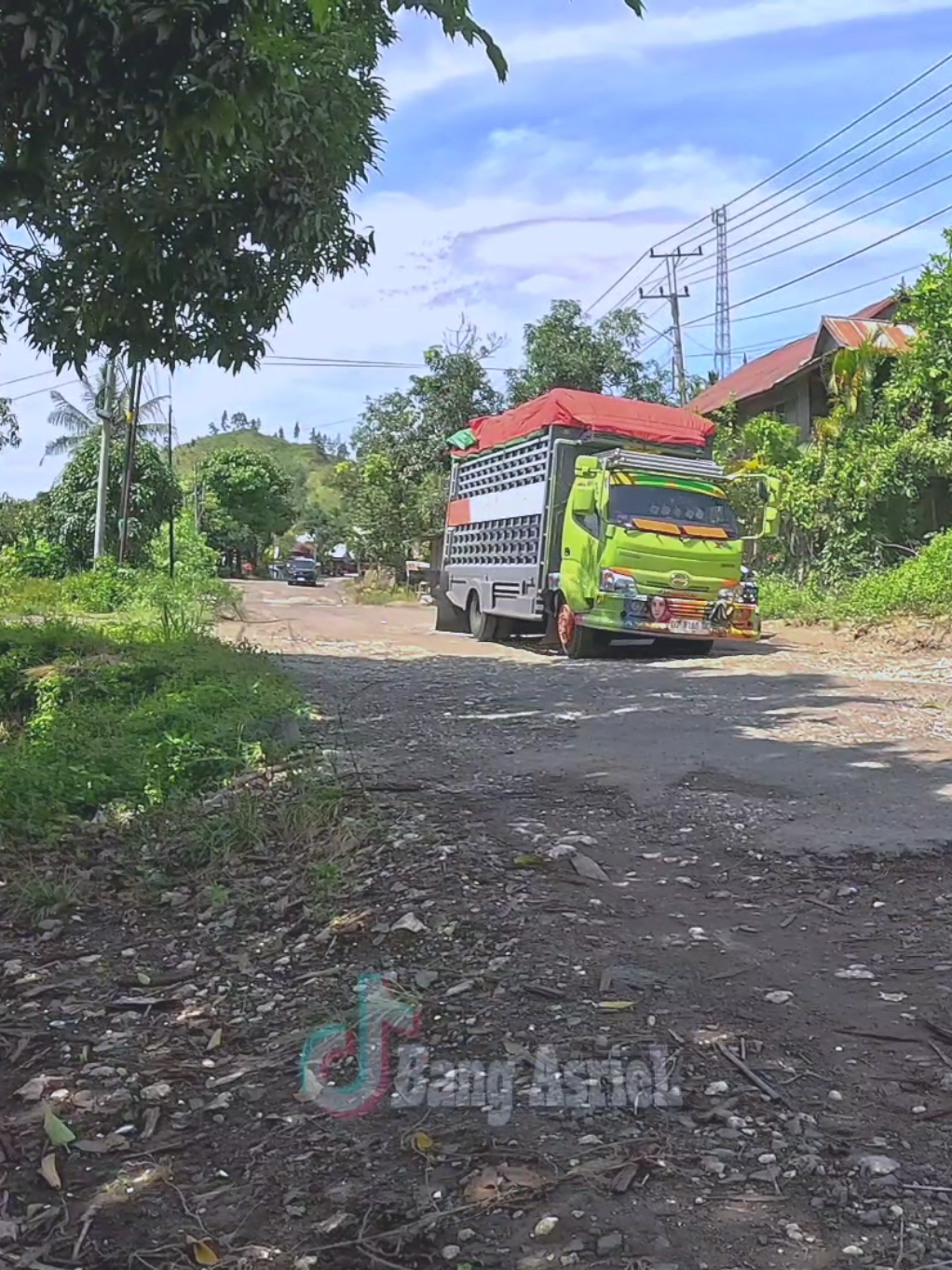 Cakke Enrekang  #cctvtrucksulawesi #cctv_truck_indonesia #lowoi2 #trukmodifikasi #aquauvairpower #storytrukmbois #cctvambulanceindonesia #viralvideo #viraltiktok #fyp #truck #truckdriver #truckerlife #mobilgagahnyasulawesi ##porosenrekangtoraja #enrekangtoraja #pejuangjalurkiri #cctvlintassumatera #storysantuykeren #fypviraltiktok #trukjedagjedug #adacintaadakitkat #aquauvairpower #fyp #trukmodifikasi #viralvideo #storywavibesmalam #storytrukmbois #cctvtrucksulawesi #cctv_truck_indonesia #cctvambulanceindonesia #viralvideo #viraltiktok #fyp #truck #truckdriver #truckerlife #mobilgagahnyasulawesi #viralsulawesi #Bangasrielenrekang #BangAsriel  #TruckHijau  #SelebEnrekang  #ArtisEnrekang  #Selebtiktokenrekang  #TiktokerEnrekang 