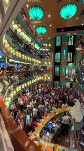 Carnival Magic 80’s night #caribbean #carnivalmagic #danthesandman #cruise #ambercove #cruiseship #travel #bahamas #travelagentwhocares #caribbean 
