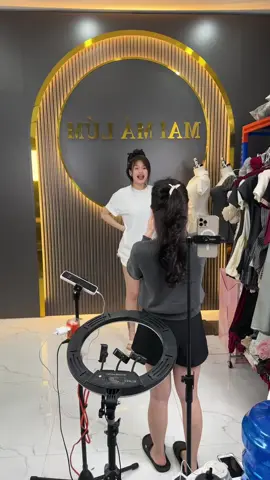 Khung cảnh view sản xuất ngày 5,7 chục video cũng chỉ có thế này, ko đội ngũ ekip hùng hậu, ko máy móc hiện đại, ko edit phần mềm chuyên dụng.😄 #maimalum #maichinsu #viralvideo #xuhuongtiktok 
