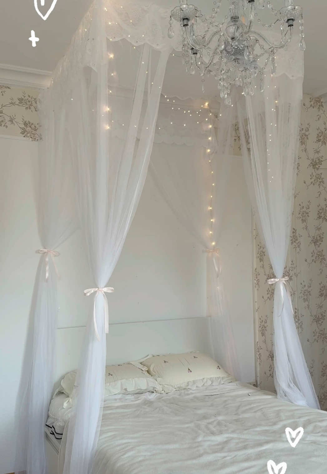 Part 1 of the French vanilla room aesthetic🩰🦢