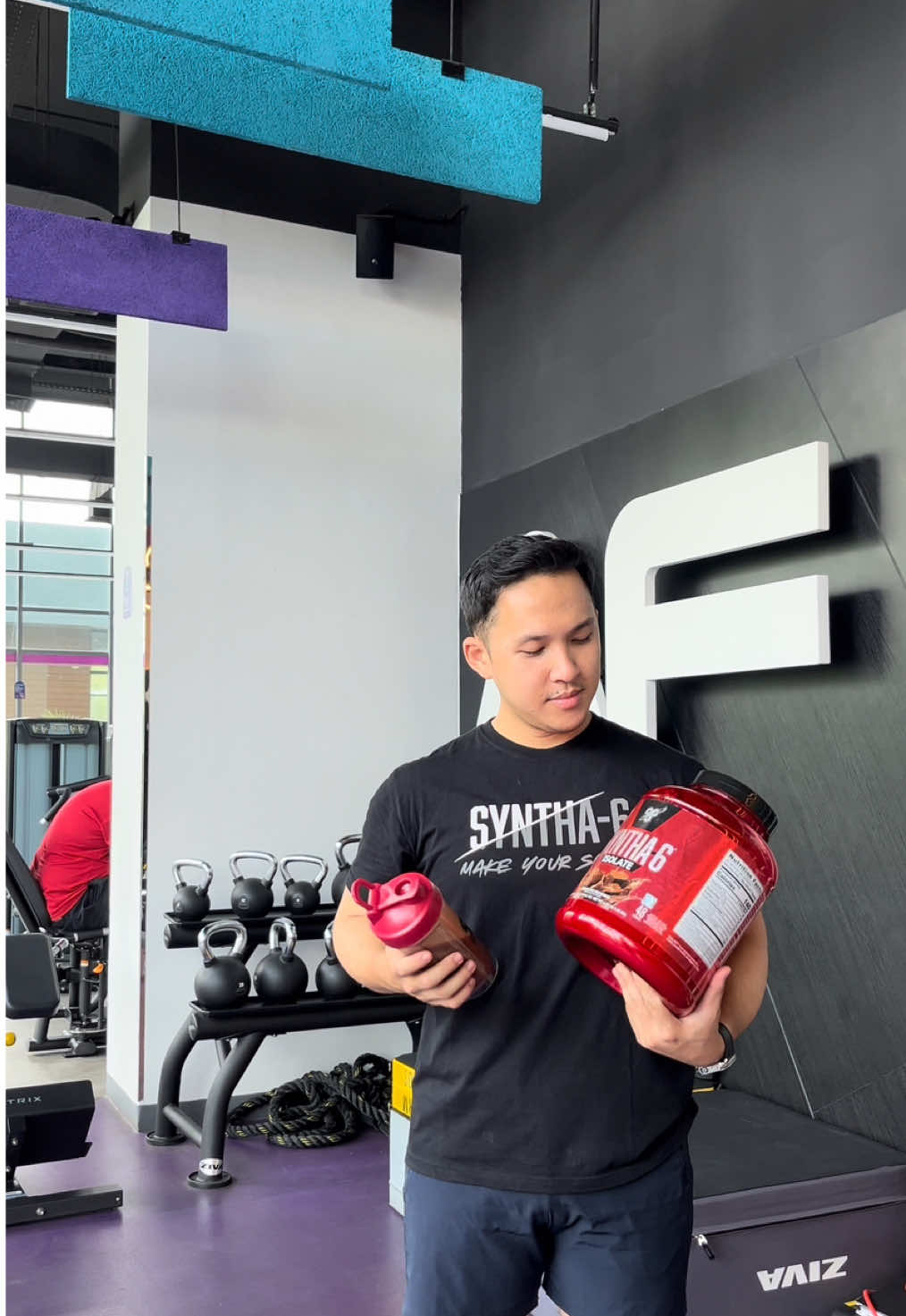 Hasil latihan kamu belum maksimal? Mungkin kamu kekurangan protein! Mending kamu pakai BSN SYNTHA-6 ISOLATE yang sudah memiliki 25 g protein.  #bsnsupplements #wheyprotein #isolate #fyp #gym 
