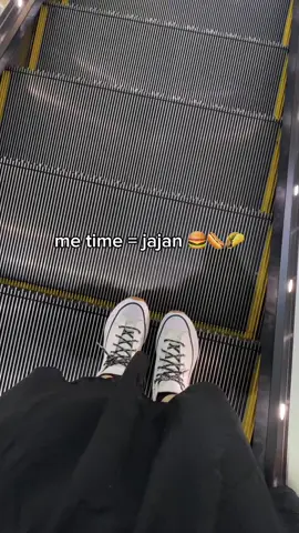 #CapCut me-time di SARINAH mini vlog alias jajann 🍔🌭🌯🥙🥗🥪 #selfreward #metime #sarinah #jakartaplacetogo #qualitytime 