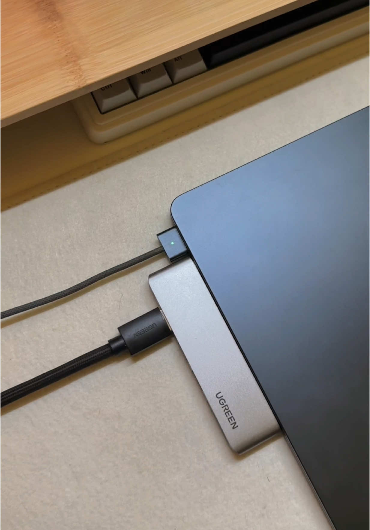 Replying to @Docteezy for reference, i have the macbook air m2. Magsafe can still be used with this usb adapter from ugreen 👌🏼✨ #ugreen #ugreenusbhub #usbadapter #Tech #macbookair 