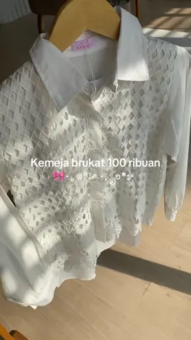 Kemejea elegant look ootd✨#berandaa #ootdfashion #outfitkekinian #fyp #ootdinspiration #OOTD #kemejebrukat #masukberandaa 
