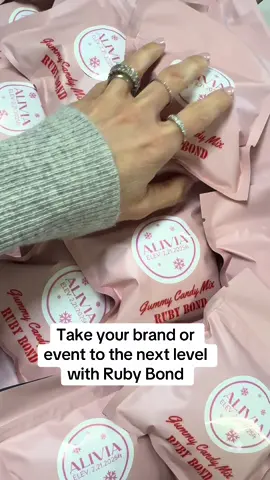 Gifting that makes an impression. Customize our signature classic petite bag with your brand and treat your clients to the ultimate sweet experience. DM us or email info@ruby-bond.com for more info #rubybond #candy #custom #corporategifts #eventplanner #candymix #candybag 