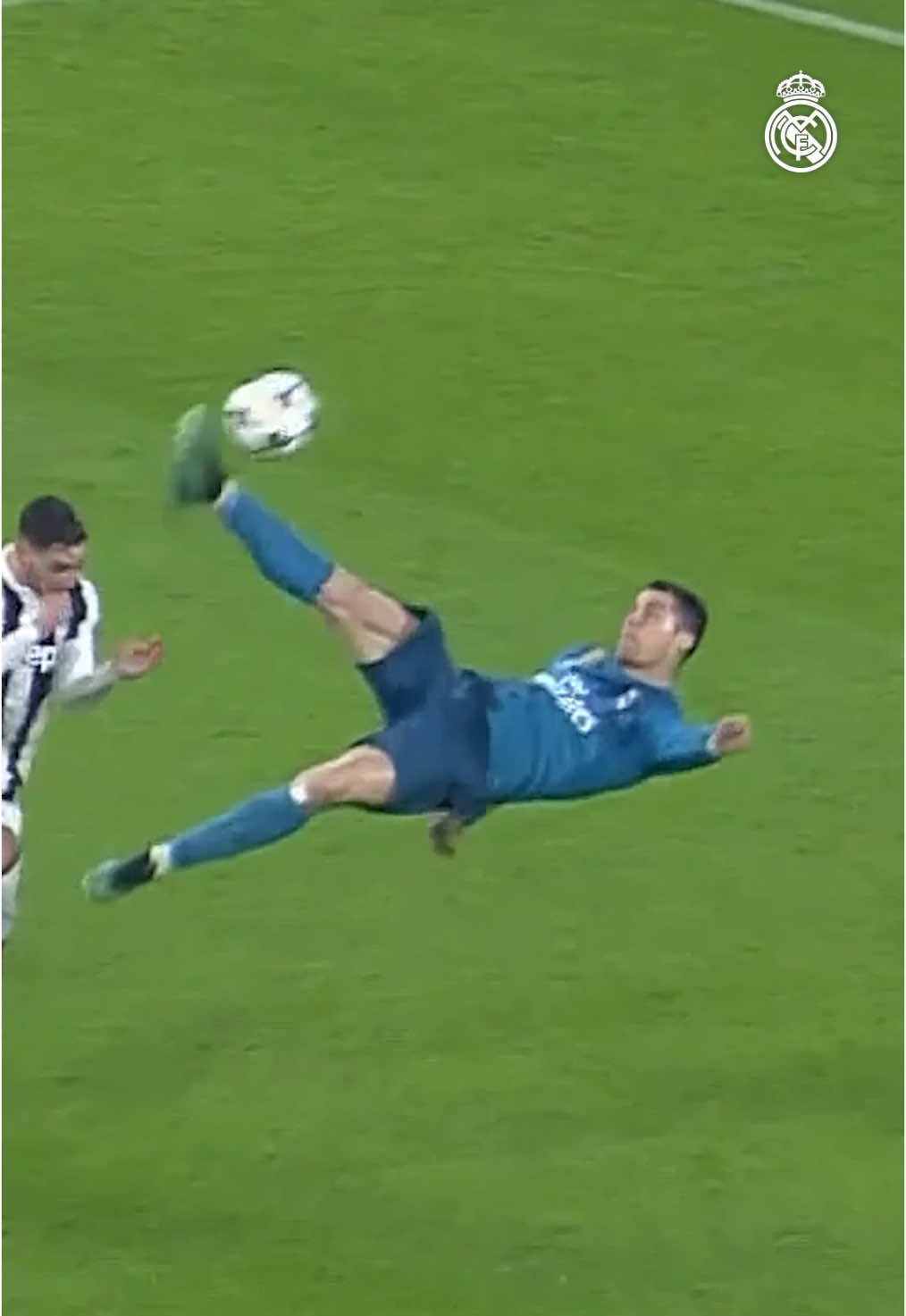 🌟 ICONIC. 7️⃣ #CristianoRonaldo 📅 03/04/2018 #UCL | #OTD | #CR7 