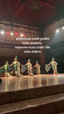 dalam menghadapi lika liku  kehidupan kadang kita perlu hati yang lapang, dan sebagai manusia kita juga harus bisa mengendalikan hawa nafsu. . . . #senitari #fyp #walid #trend 