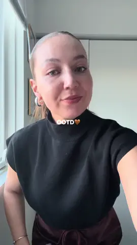 Work OOTD! This is one of my fav skirts ever, linked in my storefront!   #work #outfit #outfitinspo #corporate