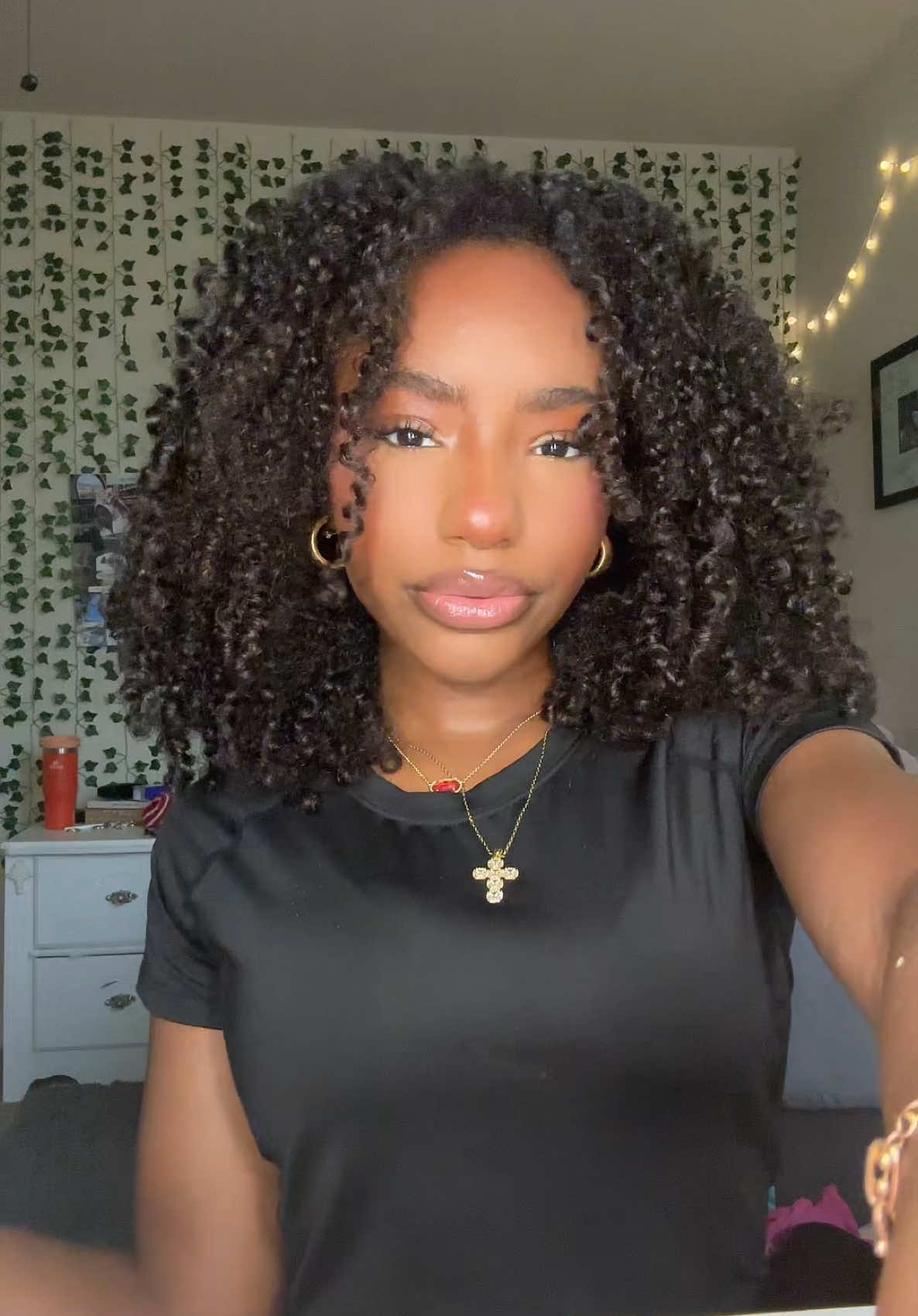 new fav everyday makeup yay!!   PRODUCT LIST💋: -glow recipe watermelon toner -heimish glow base spf -l’oréal telescopic mascara -elf hydrating camo concealer (deep chestnut) -juvias place bronzed cream (amber) -juvias place blushed liquid (pink lady) -elf hydrating camo concealer (deep caramel) -morphe continuous setting spray  -nyx can’t stop won’t stop mattifying powder (mocha) -morphe bake + set powder (banana rich) -fenty sun stalk’r  warmth bronzer (mocha mami) -rem beauty hypernova satin matte blush (strawberry nebula) -benefit fan fest mascara  -l’oréal lash paradise mascara  -wet & wild icon khol eyeliner pencil (brown) -maybelline lifter gloss (silk) -maybelline plump lifter gloss (blush blaze)     #grwm #grwmmakeup #grwmforschool #makeuptutorial #beauty #blackgirlmagic #fypviralシ 