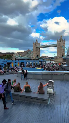 Ladies and gentlemen, welcome to London #london #uk  ##بريطانيا##بريطانيا_لندنlondon🇬🇧🇬🇧