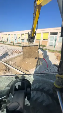 Petit réglage de parking #conducteurdengins #passion #wackerneuson #pourtoi 