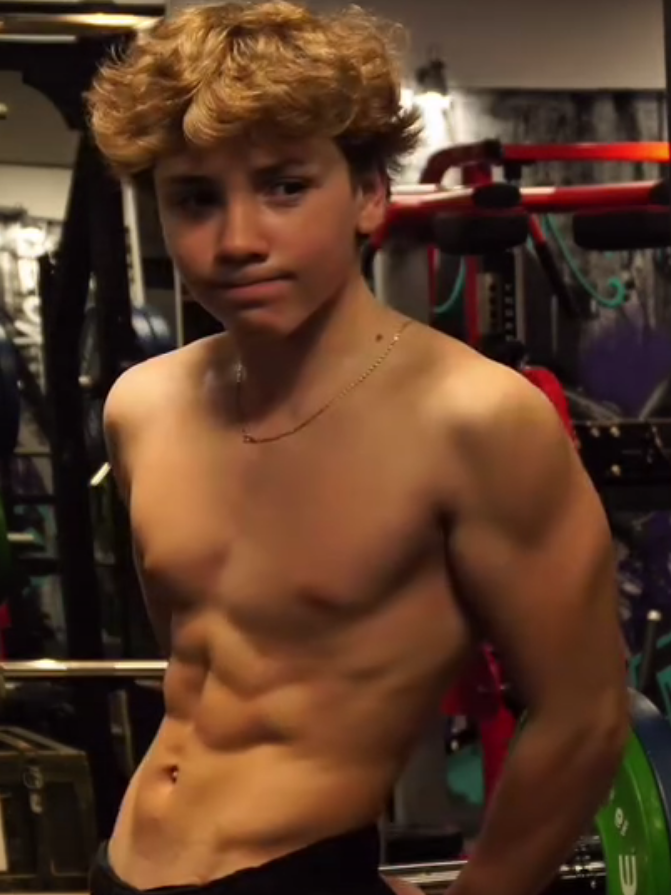 #pov #explore #fit #Fitness #aesthetic #bodybuilding #kids #14 #boy #gay #bi #lgbt #fyu #fyp #Viral #giovannivazquezgonzalez 