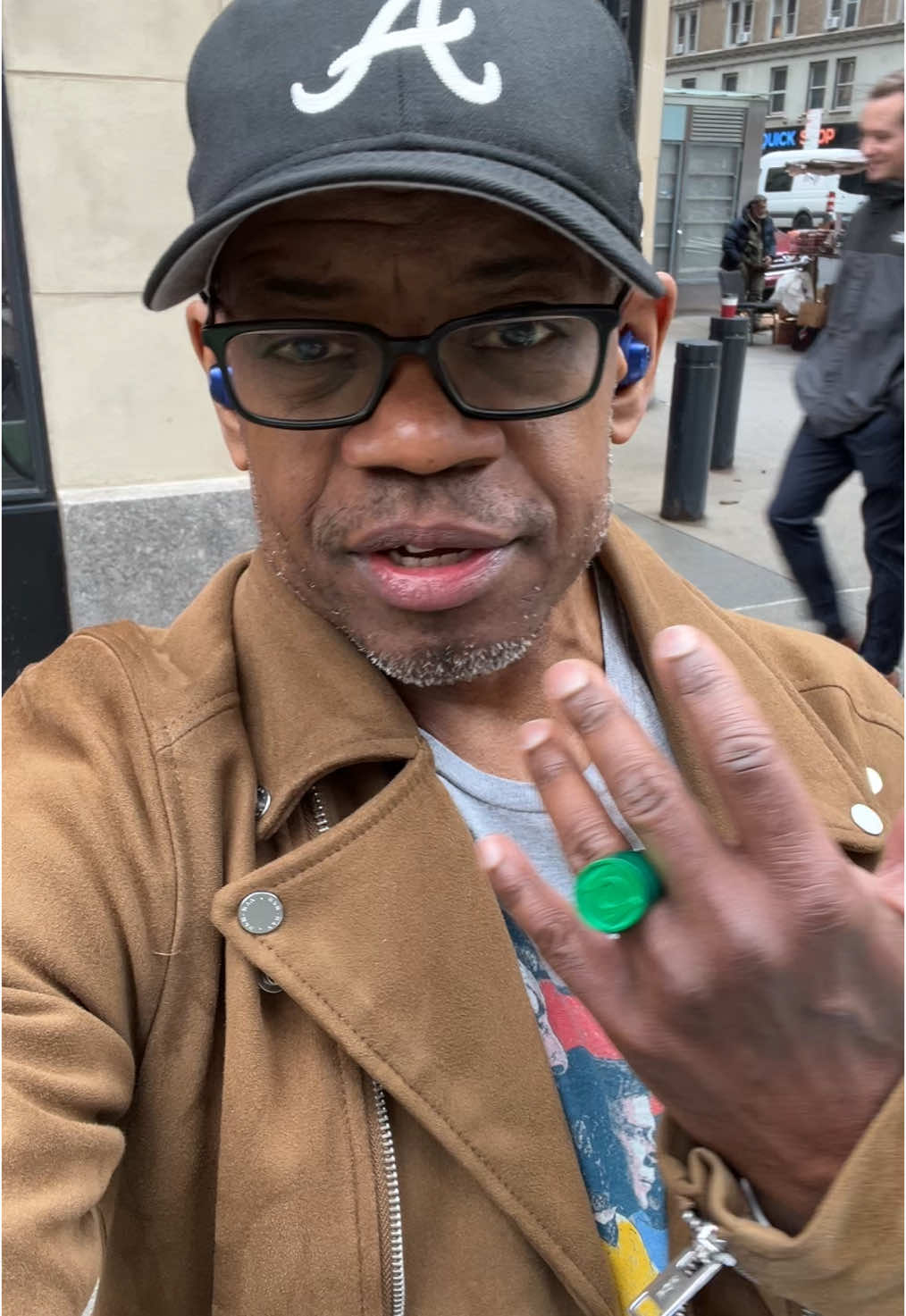 It’s literally like 5 men to every 1 woman. And the men never compliment my shoes like the women do, you style-less geeks. #Fitness #FitTok #dc #dccomics #greenlantern 