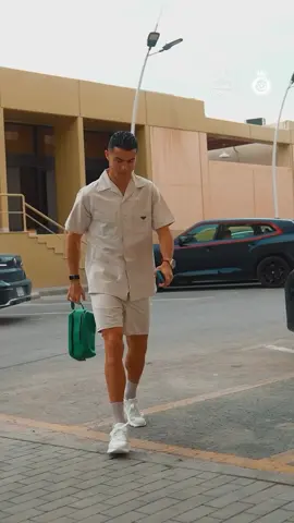 #Cristiano #Ronaldo saludando a un michi fan. 🐱 🤩 #catsoftiktok #cat #gato #cristianoronaldo #alnassr #arab #Soccer #football #futbol #goat #fyp