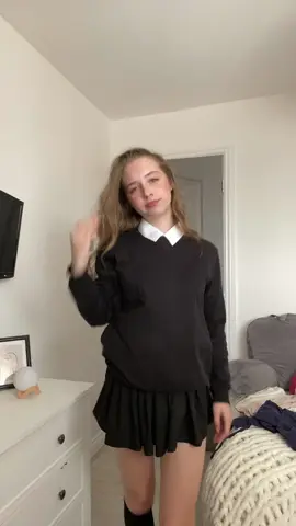 Suns out guys 🙌🙌😙😙 #Summer #school #uk #uniform 