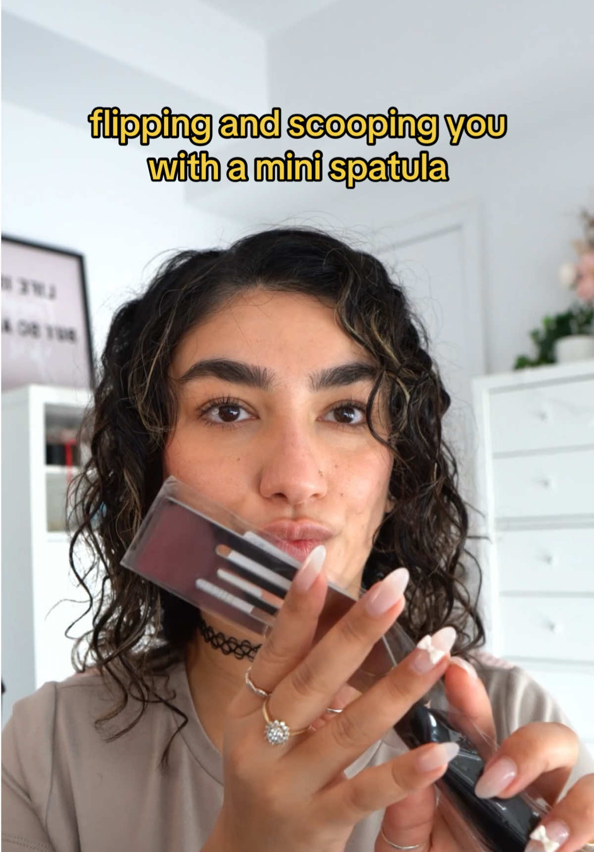 do you prefer the mini spatula or spoon? 👀 #asmr #leedahasmr #fyp #asmrvideo #asmrsounds #satisfyingasmr 