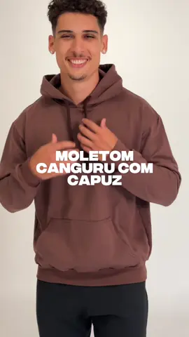 🔥 O moletom perfeito para o seu dia a dia! 🔥 Conforto, estilo e qualidade em um só produto! Nosso Casaco de Moletom com Capuz e Bolso Canguru é feito com tecido premium, flanelado e de alta gramatura, garantindo um toque macio e aquele aquecimento ideal. 💯✨ 💪 Costuras reforçadas para máxima durabilidade 🛡️ Punhos em ribana que ajustam perfeitamente 👌 Acabamento impecável para um visual sempre alinhado Seja para os dias frios ou para compor um look casual cheio de atitude, essa é a peça que não pode faltar no seu guarda-roupa! 👊🔥 🛒 Garanta o seu agora! #VemPraMoletonia 🚀