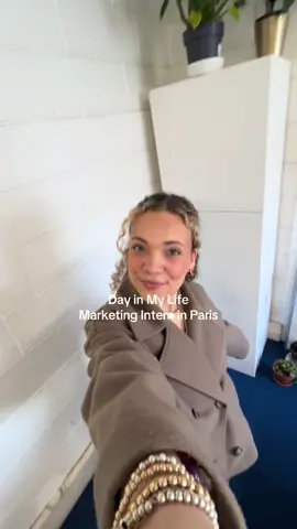 Little work day in my life vlog ✨ tried the new @sparkclubparis workout - it was such a cool concept id recommend trying it out if you’re into heated workouts! I love hot yoga and this was deff heated 😅🔥 @lemme #diml #paris #parisintern #marketingintern #worklifebalance #afterworkroutine #dayinmylife #spendthedaywithme 