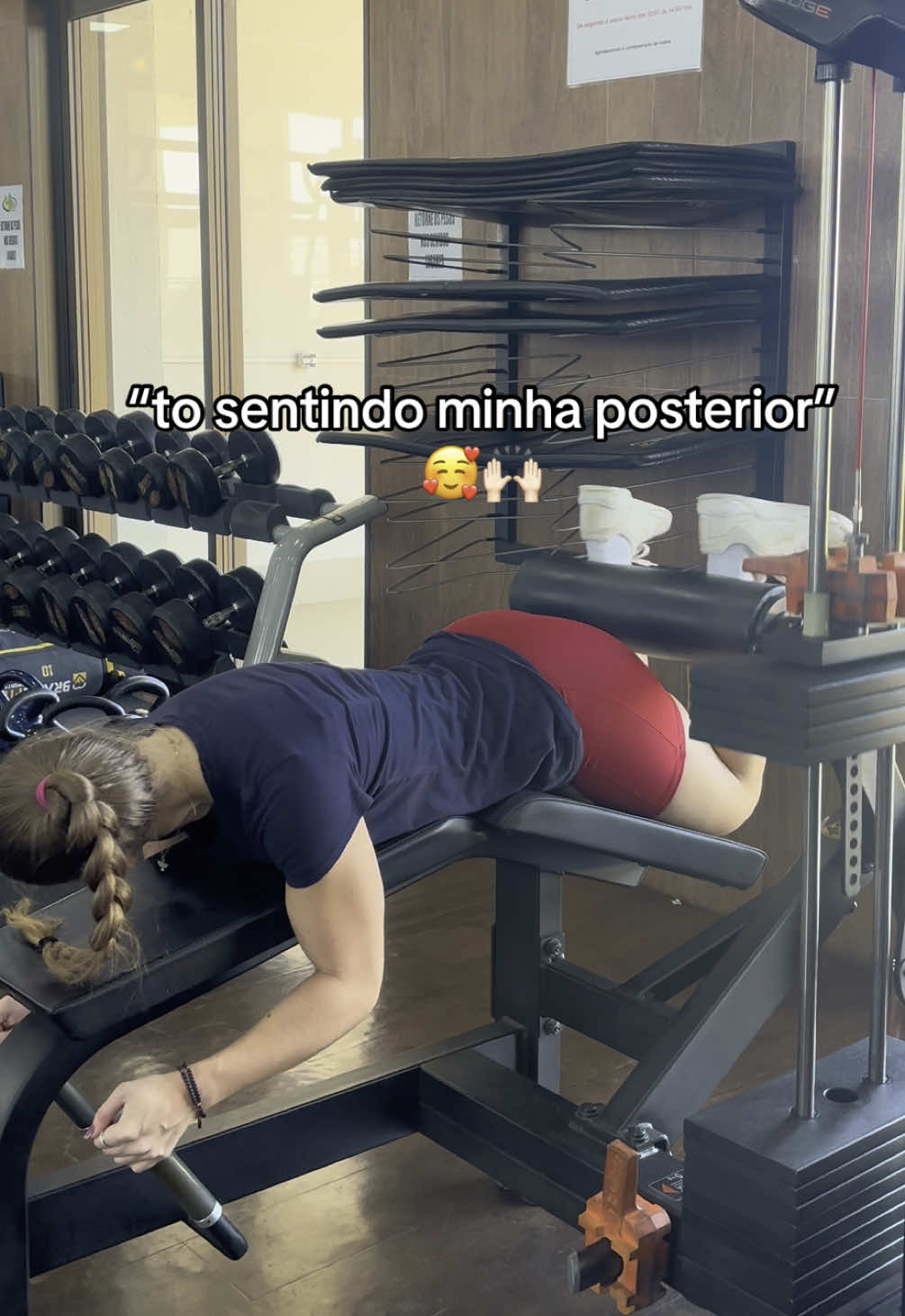 algo tá errado… #GymTok #academia #posterior #treinodeposterior #gymgirl #musculacao #legday 