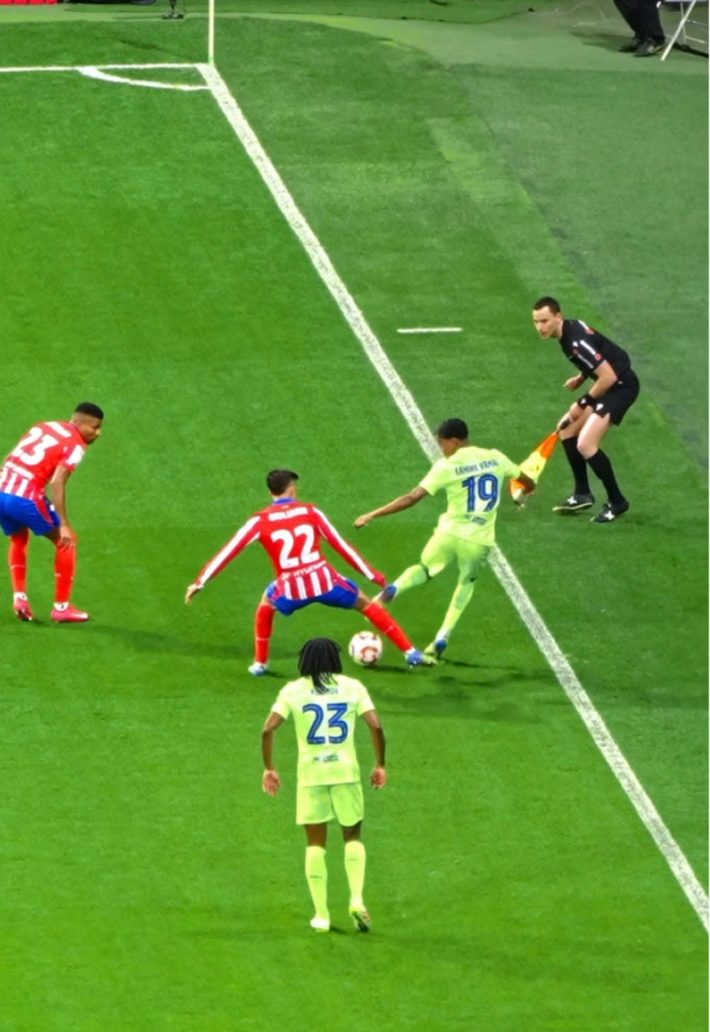 Nutmeg rush on the big stage - @Lamine Yamal 