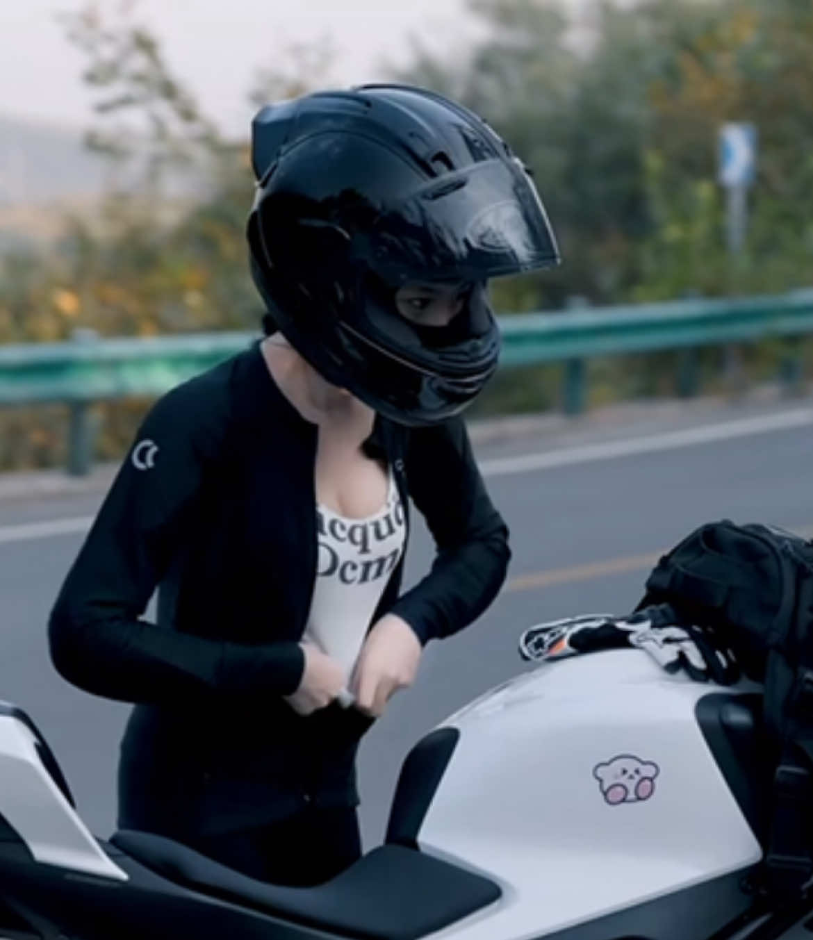 #cfmoto #biker #arai #bikerlover #bikelife #motorcycle #Lifestyle #lady #daily 