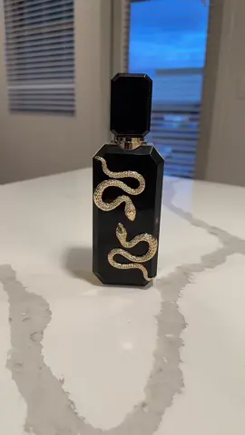 If you are looking for the closest interpretation to the original then this is the one to get.   #frenchavenue #veneno #clonewars #middleeasternperfume #inspiredfragrances #bykilian #smokinghot 