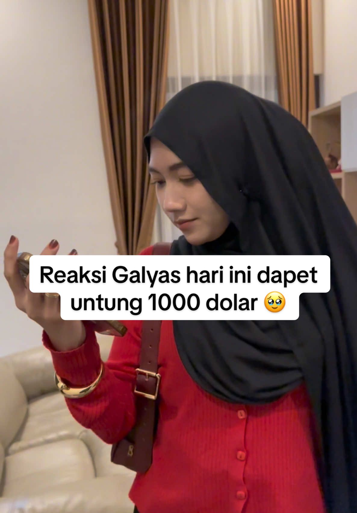 Semoga besok papi bisa beliin mami Galyas iPhone 16 PM 🥹  aminin yuk 🤲🏻