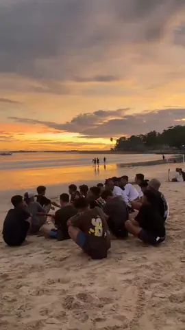 senja itu #viraltiktok #laskarpelangi  #pantaisawarna 