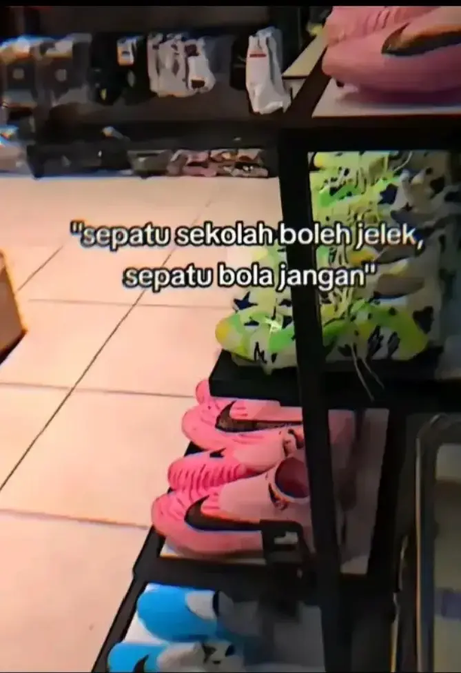 #foryoupage #masukberandafyp #nikeairzoommercurial #gafypparahsih🗿 #fypシ゚ 