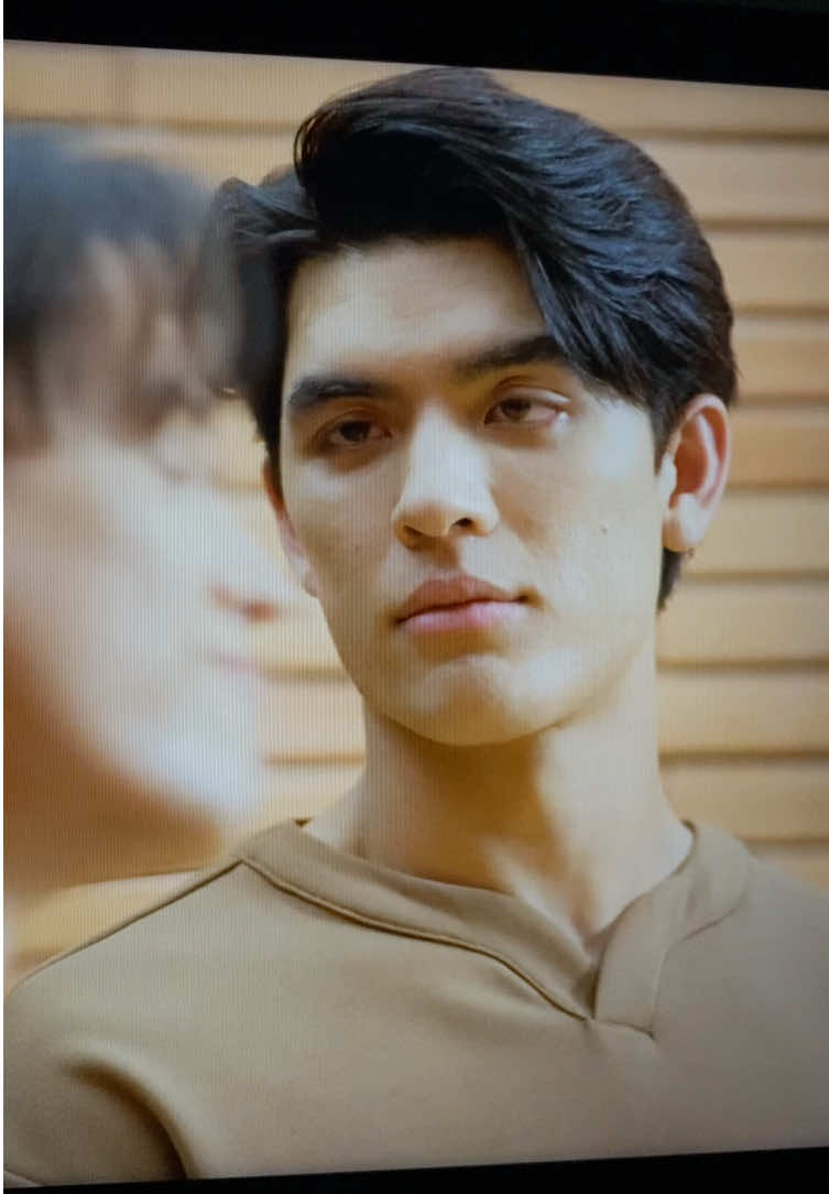 The stare... Only for Gawin. Oops sorry, I mean Tong🏃‍♀️‍➡️ @Joss Way-Ar  @Gawin Caskey  #josswayar  #gawincaskey  #jossgawin  #mygoldenblood #mygoldenbloodep4 #fyp  #fypppppppppppppppppp #fypシ゚ 