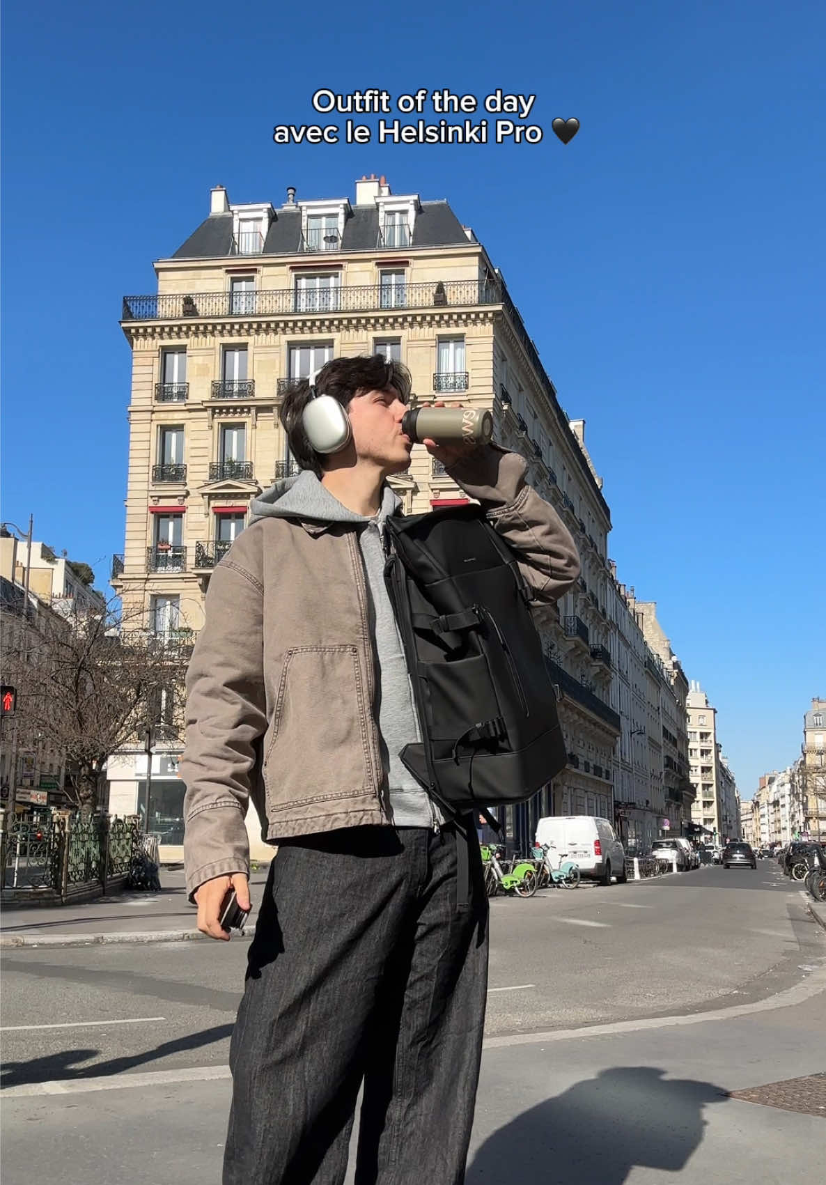 Outfit of the day avec mon Helsinki Pro de chez @kaptenandson.fr 🖤 