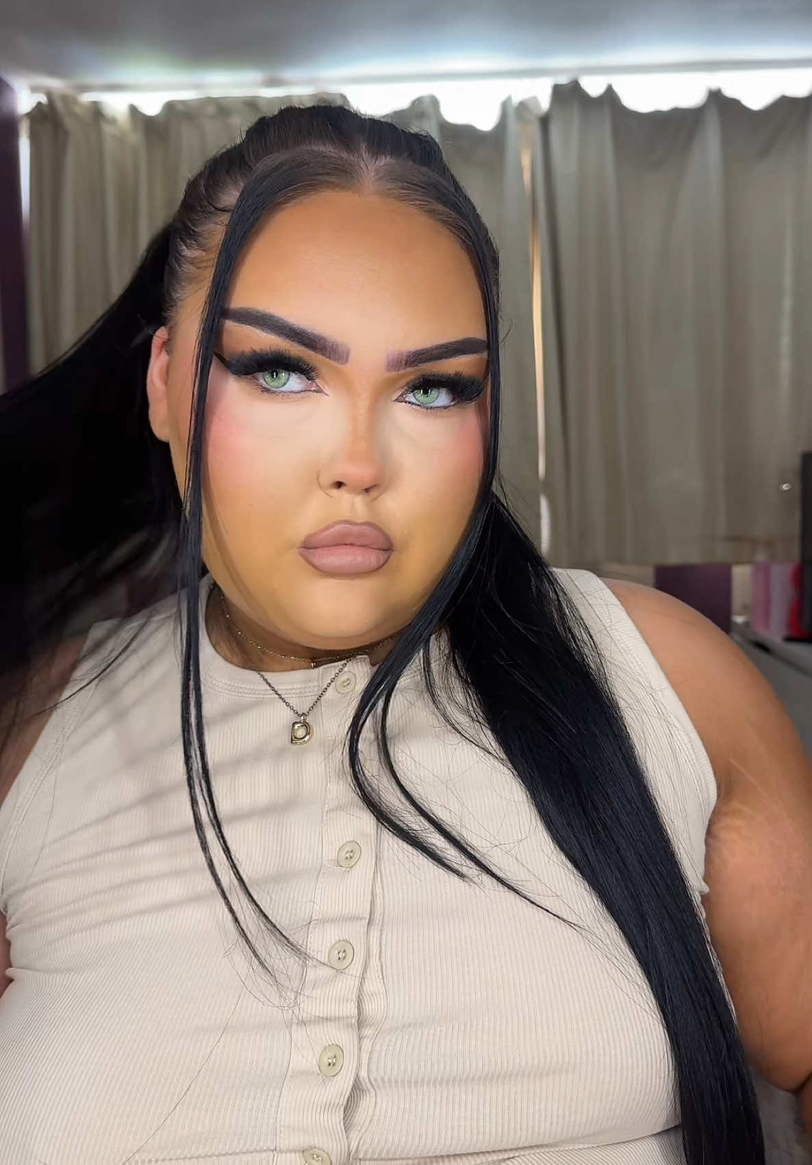 Shitted on em✌️ #foryoupagе #fyp #trending #luc #viral #transitions #unrecognizable #makeup #glam #transformation 