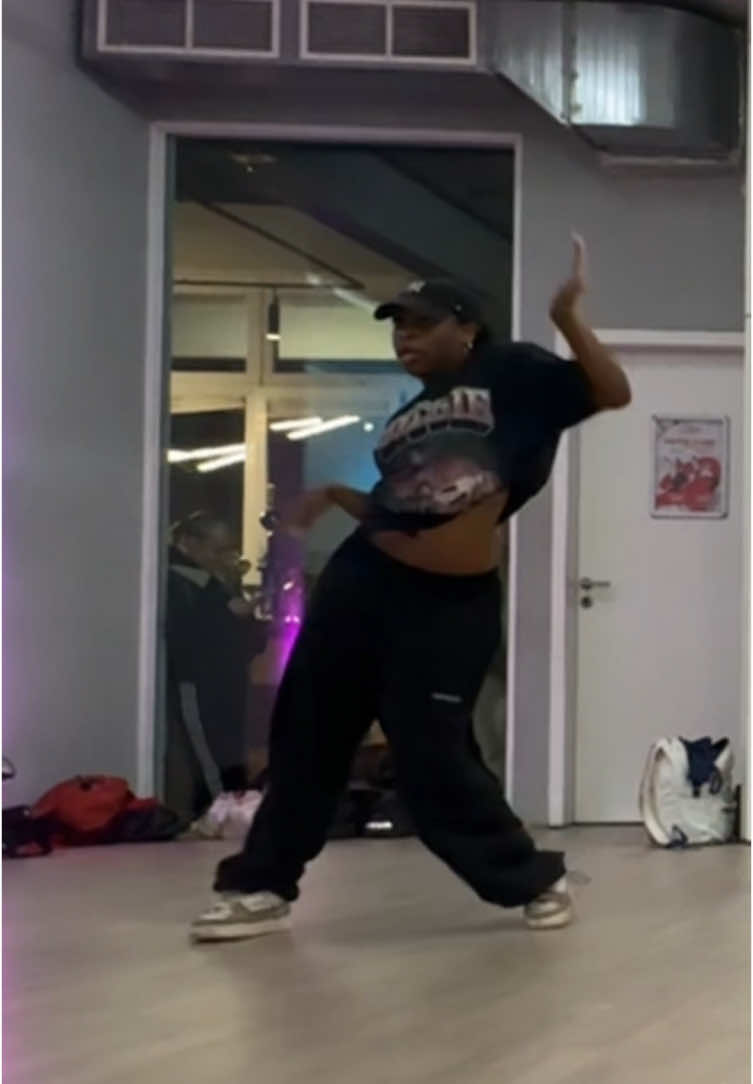 Dc: @samyessien #fy #jt #ranout #dance #flyingstepsacademy 